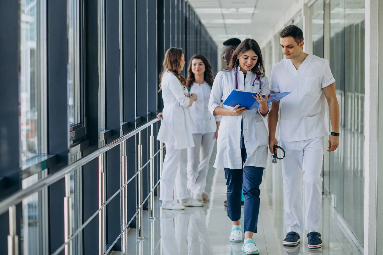 Equipe médica da Clínica Saúde Total